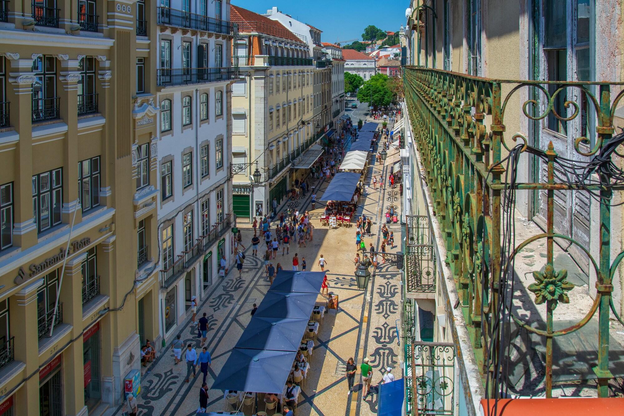 Be Poet Baixa Lisbon